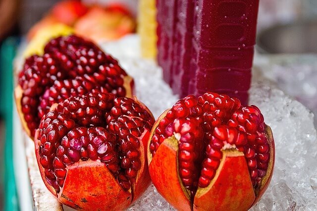 Make Your Own Pomegranate Juice (Video)